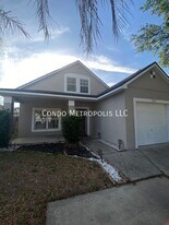 2511 Woods Edge Cir in Orlando, FL - Building Photo