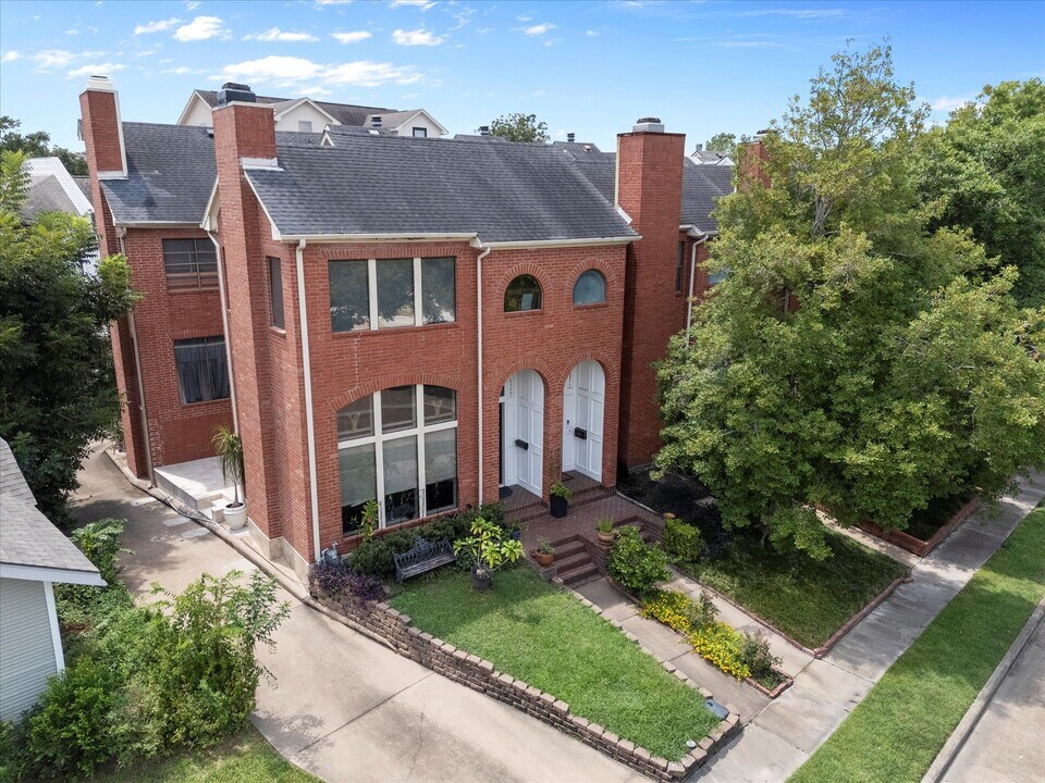 6311 Westcott St in Houston, TX - Building Photo