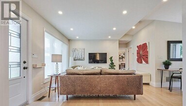 1160 STRATHY Ave in Mississauga, ON - Building Photo - Building Photo