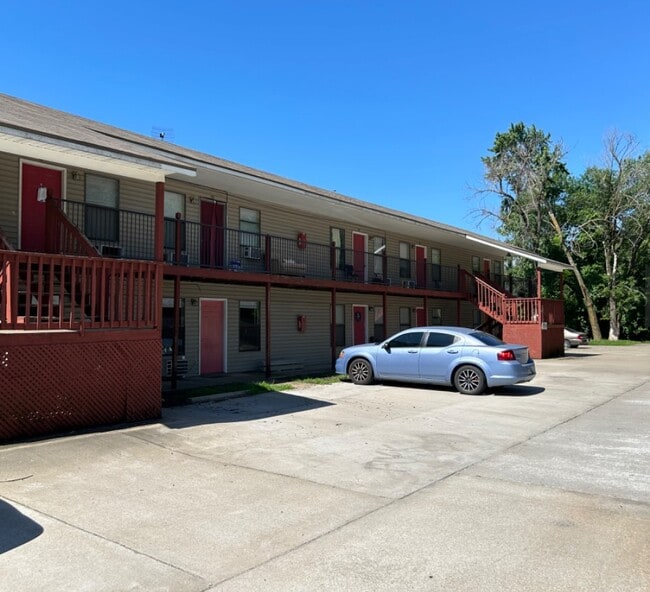 property at 1706 S Powell St