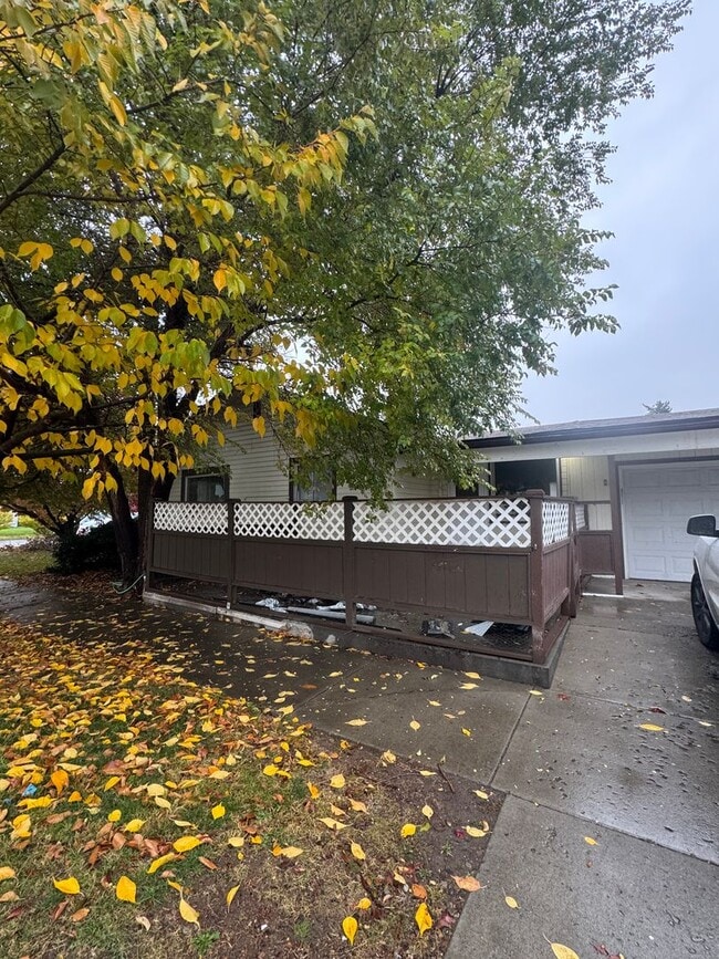 property at 802 S 15th Ave