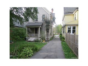 256 Bryant St in Buffalo, NY - Building Photo - Building Photo