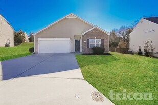 2116 Lauren Woods Dr in Winston-Salem, NC - Building Photo