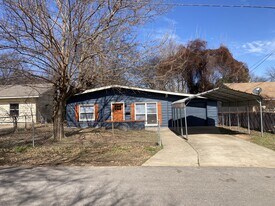 2105 Emma St in Van Buren, AR - Building Photo
