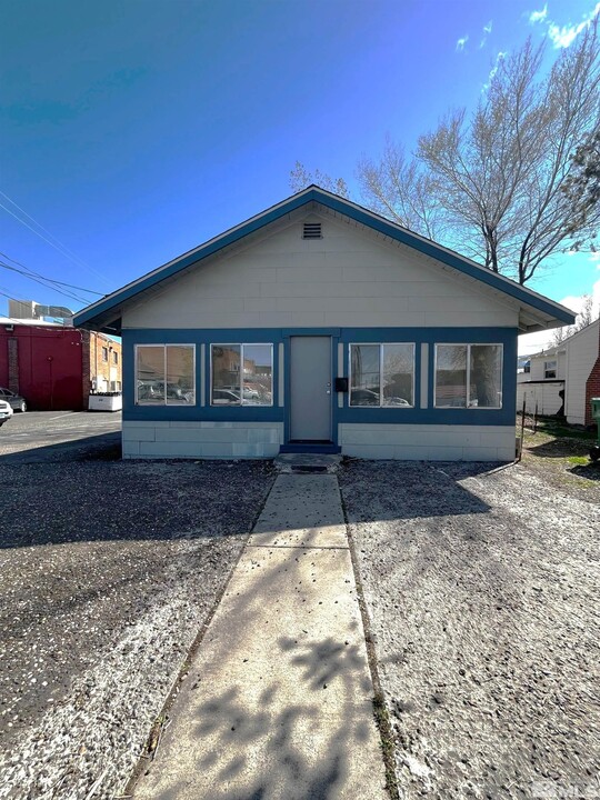 40 Caliente St in Reno, NV - Building Photo