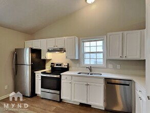 5421 Neuse View Dr in Raleigh, NC - Building Photo - Building Photo