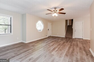8050 Sumit Wood Dr NW in Kennesaw, GA - Building Photo - Building Photo