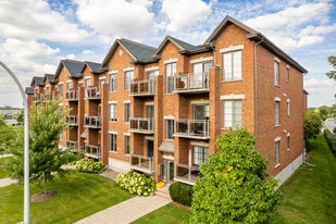 14211 Cavendish Boul in Montréal, QC - Building Photo