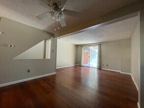 2207 Hawthorne Drive in Oakdale, PA - Building Photo - Building Photo