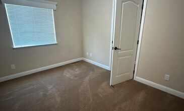 10305 Gray Rd in Oakdale, CA - Building Photo - Building Photo