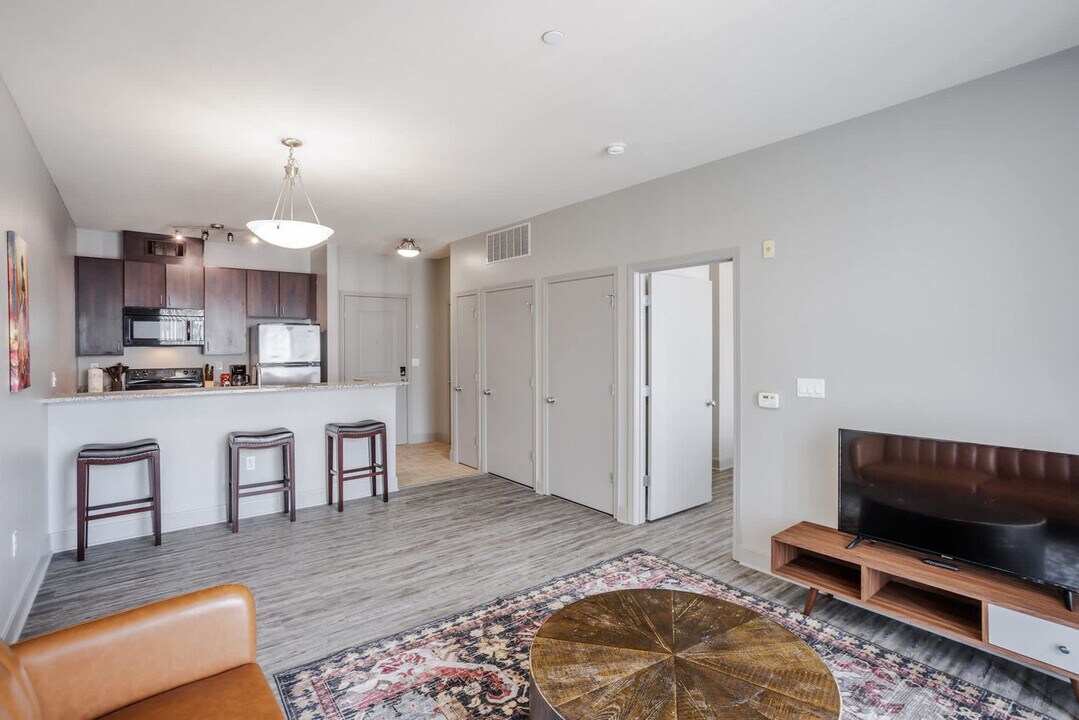 121 E Freedom Way in Cincinnati, OH - Building Photo