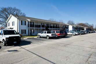 Englewood Apartments in Tuscaloosa, AL - Building Photo - Building Photo