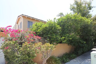 174 Swall Dr in Beverly Hills, CA - Building Photo - Building Photo