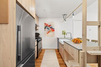 123 Melrose St, Unit 830 in Brooklyn, NY - Foto de edificio - Building Photo