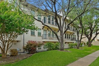 5801 Hillcrest Ave in Dallas, TX - Foto de edificio - Building Photo