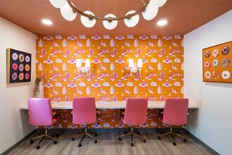 1200 W Koenig Ln in Austin, TX - Building Photo - Building Photo