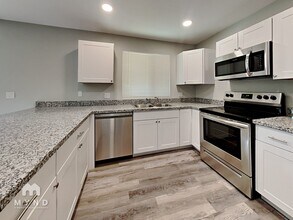 2009 W Newcastle Cir in Phoenix, AZ - Foto de edificio - Building Photo