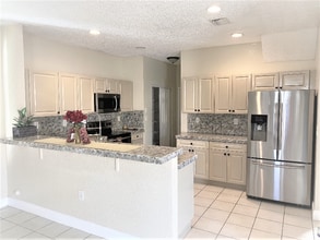 14300 SW 159th Pl in Miami, FL - Foto de edificio - Building Photo