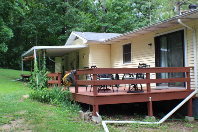 905 Honeysuckle Ave in Bull Shoals, AR - Building Photo - Building Photo