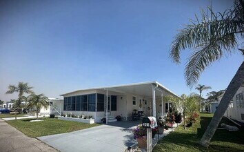 341 9th St in Nokomis, FL - Building Photo - Building Photo