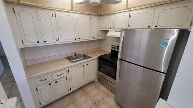368 Camden P in West Palm Beach, FL - Building Photo - Building Photo