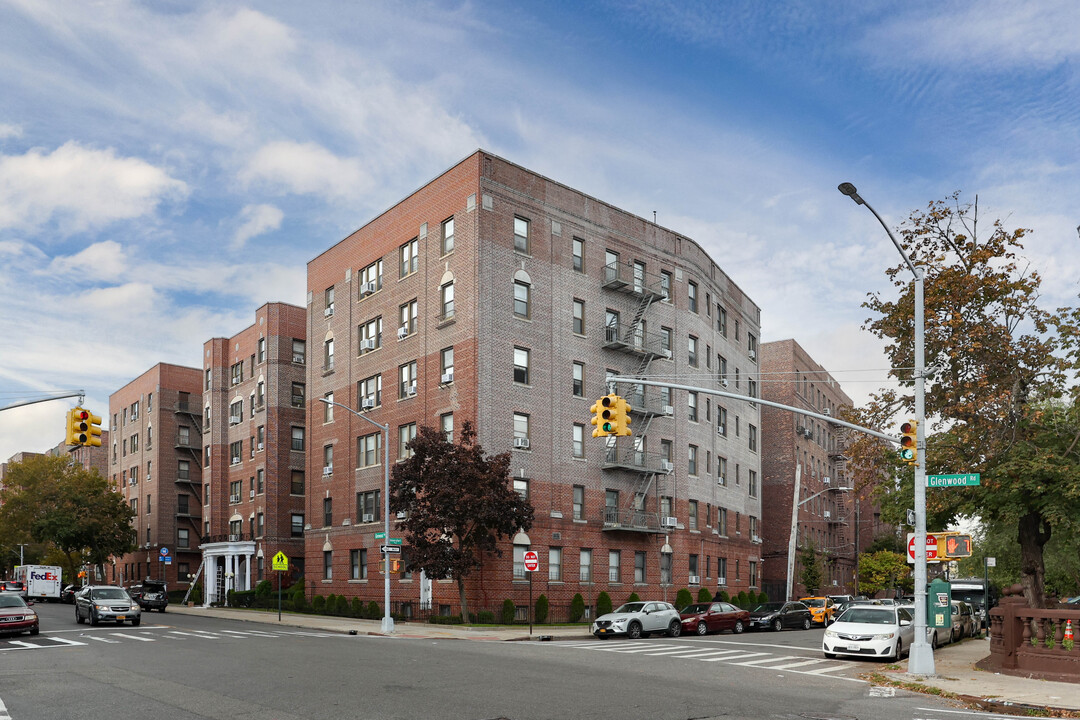 2601 Glenwood Rd in Brooklyn, NY - Building Photo