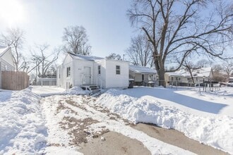 2717 E Washington Ave in Des Moines, IA - Building Photo - Building Photo