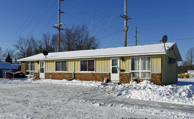 Walnut Street Apartments in Columbia City, IN - Building Photo - Building Photo