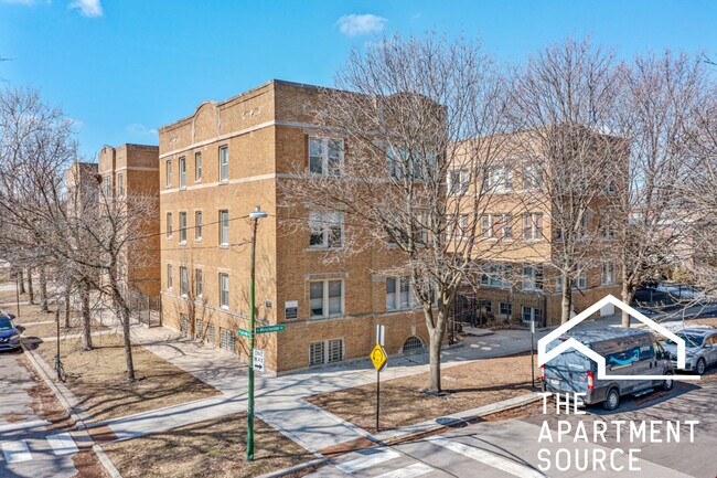 1946 W Leland Ave, Unit 2