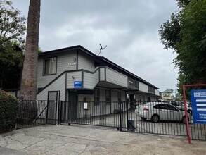 4402 Mammoth Ave, Unit 5 in Los Angeles, CA - Foto de edificio - Building Photo