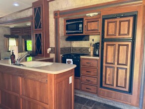 7560 Chelsea Rd in Columbiana, AL - Foto de edificio - Building Photo