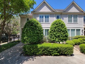 75 Dennis St in Houston, TX - Building Photo