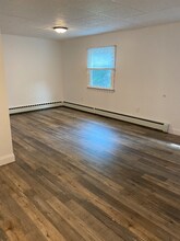 1042 Main St-Unit -#2 in Leeds, NY - Building Photo - Building Photo