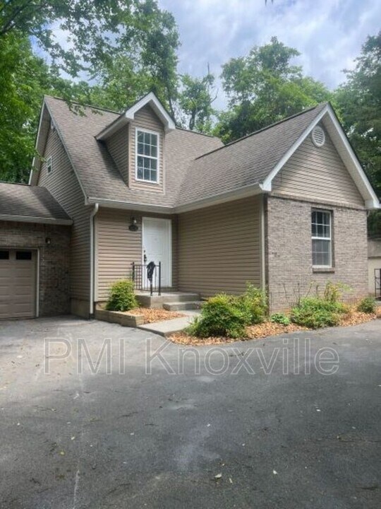 9219 George Williams Rd in Knoxville, TN - Building Photo