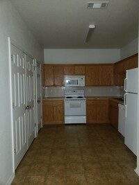 2810 Ashley Dr, Unit 2810 photo'