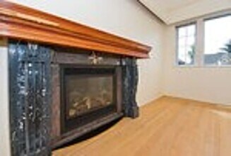 3955 Pandora St in Burnaby, BC - Building Photo - Building Photo