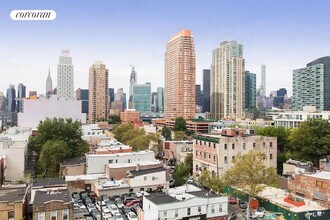 10-17-17 Jackson Ave in Queens, NY - Foto de edificio - Building Photo