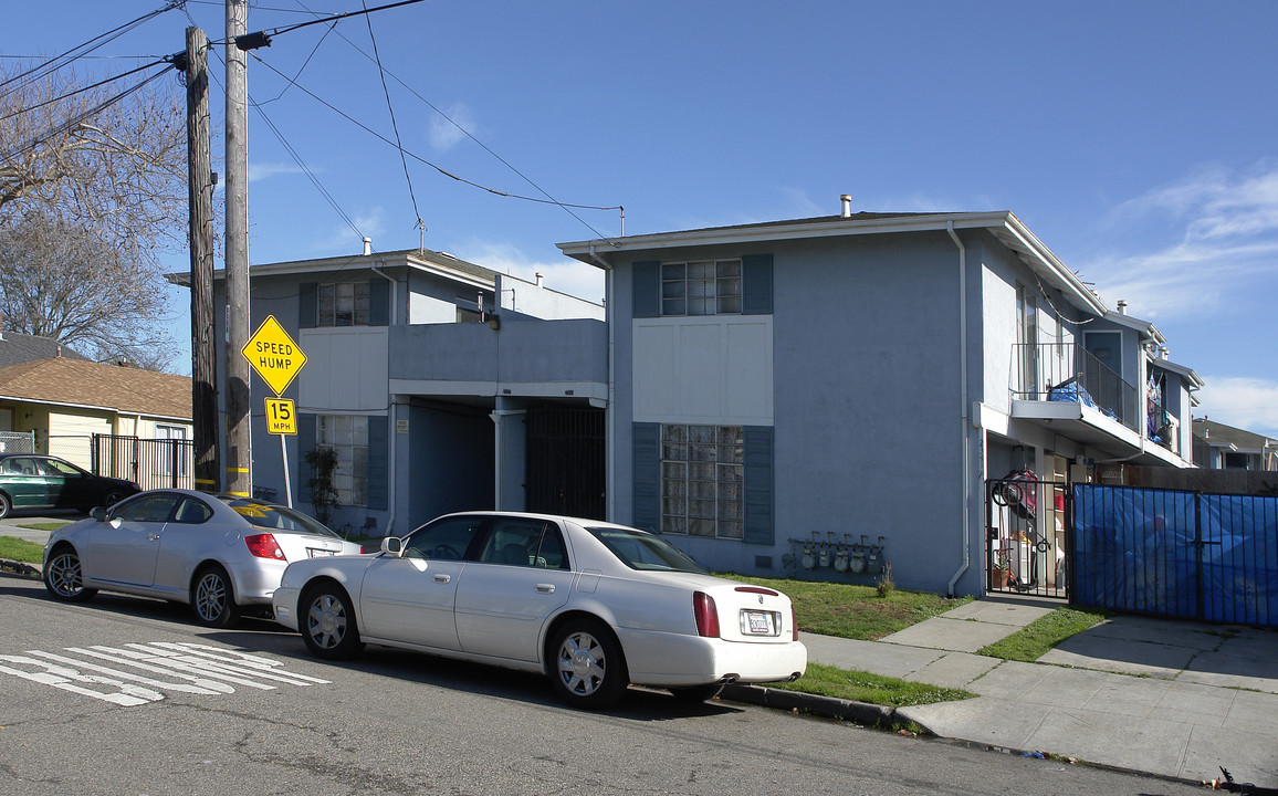 8th Street Apartments in Berkeley, CA - Foto de edificio