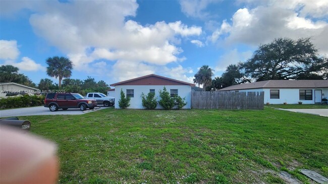 8690 Sunset Dr in Palm Beach Gardens, FL - Building Photo - Building Photo