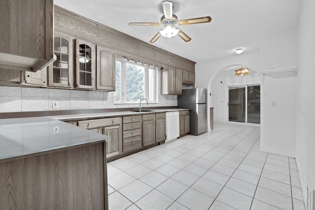 26 Melvin St in Somerville, MA - Building Photo