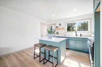 1710 Johnson St in North Bend, OR - Building Photo - Building Photo