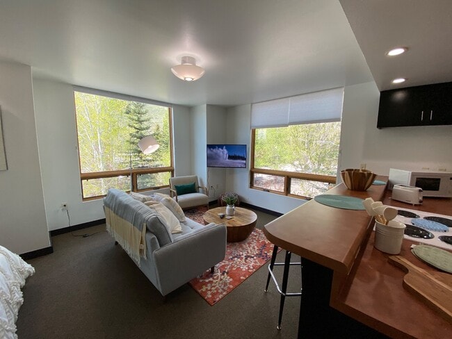 420 US-89 in Jackson, WY - Building Photo - Building Photo