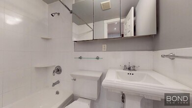 416 E 13th St in New York, NY - Building Photo - Building Photo