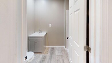 201 Florence Ave in Interlachen, FL - Foto de edificio - Building Photo