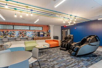 2700 Lincoln in Ames, IA - Building Photo - Interior Photo