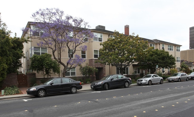 106 W 5th Ave in San Mateo, CA - Foto de edificio - Building Photo