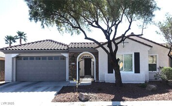 8615 Muirfield Village Ct in Las Vegas, NV - Building Photo - Building Photo