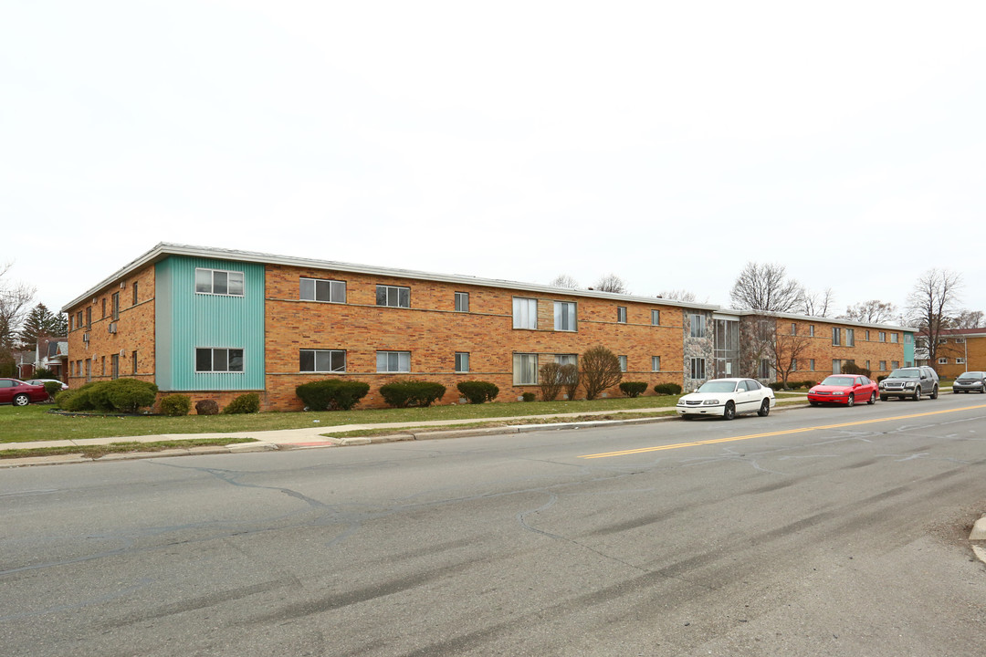 Villa Flora DeLis in Detroit, MI - Building Photo