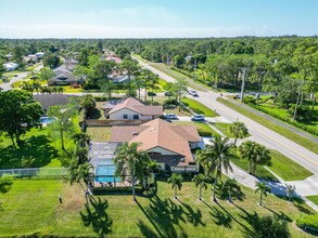 14148 Paddock Dr in Wellington, FL - Foto de edificio - Building Photo