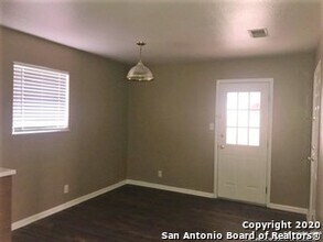 168 Plainview Dr in Poth, TX - Building Photo - Building Photo